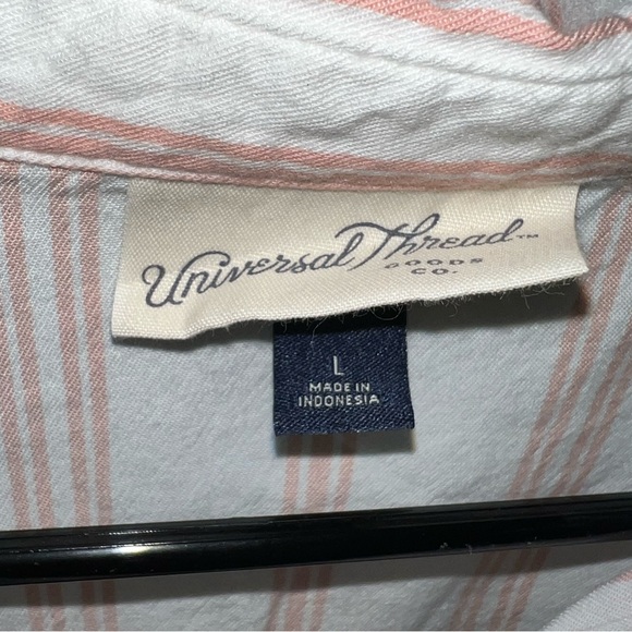Universal Thread Linen Button Up - Picture 3 of 3